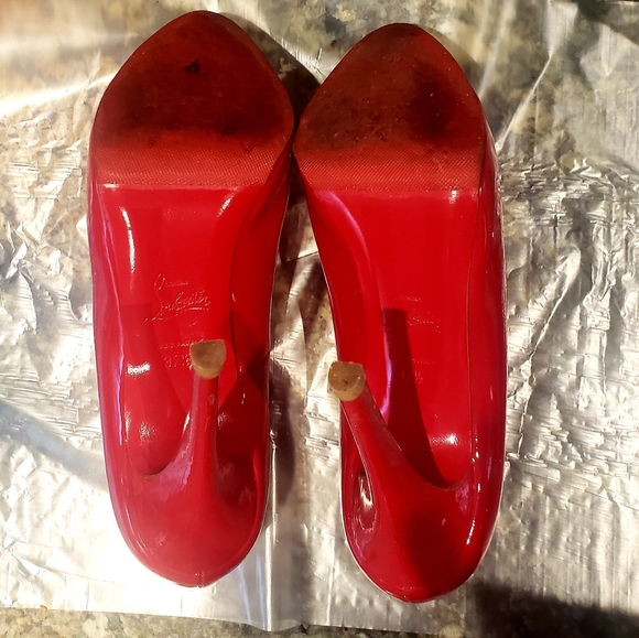 Christian Louboutin Rolando heels patent calf w/ original box & extra heel taps. - Picture 14 of 16
